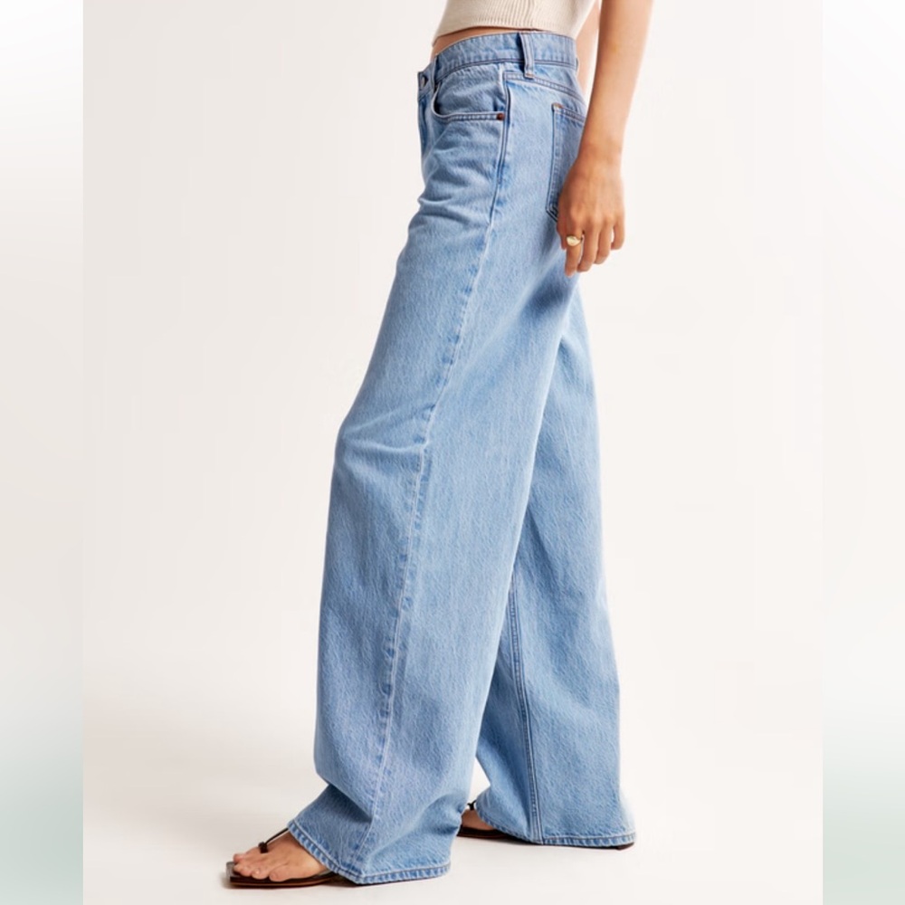 Abercrombie & Fitch Low Rise Ultra Loose Jeans Light Wash 31 Short - Picture 3 of 11